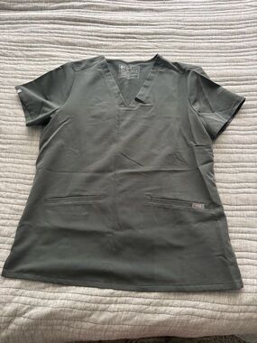 Figs V-Neck Scrub Top